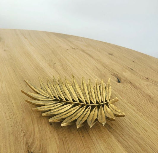 Gouden decoratief schaaltje in de vorm van een palmblad van Clayre & Eef, 18x15x3 cm, ideaal voor interieurdecoratie.