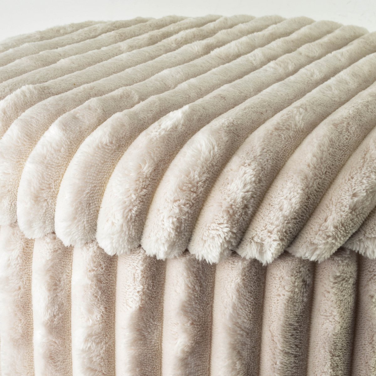Mondex Wiki beige poef – moderne opberg poef van stof voor zitcomfort en stijl