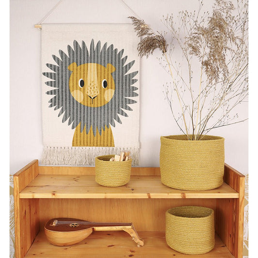 Schattig wandkleed Jaggo Leeuw met grijze manen voor kinderkamer, 50x45 cm, 100% katoen