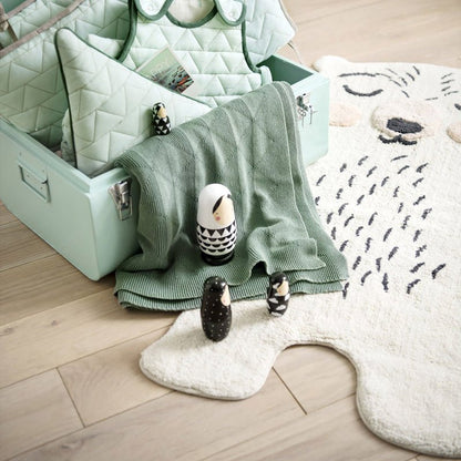 Vloerkleed Odino Beer van Nattiot, schattig crèmekleurig ijsbeer dierenkleed voor babykamer en kinderkamer, zacht en antislip.